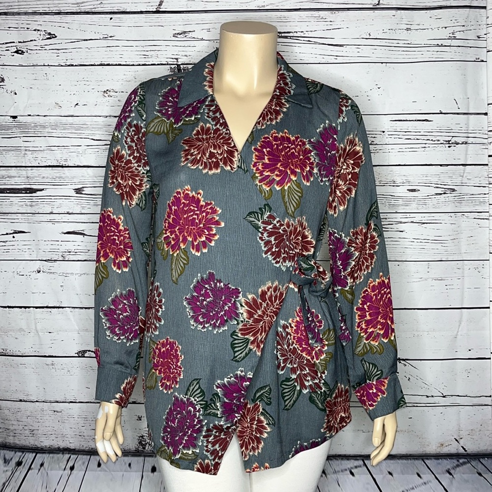 Emelia NWT Size XL Floral Print Wrap Blouse Top